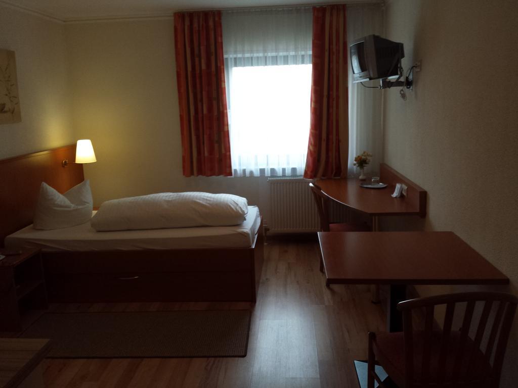 Hotel Am Exerzierplatz Mannheim Exterior photo